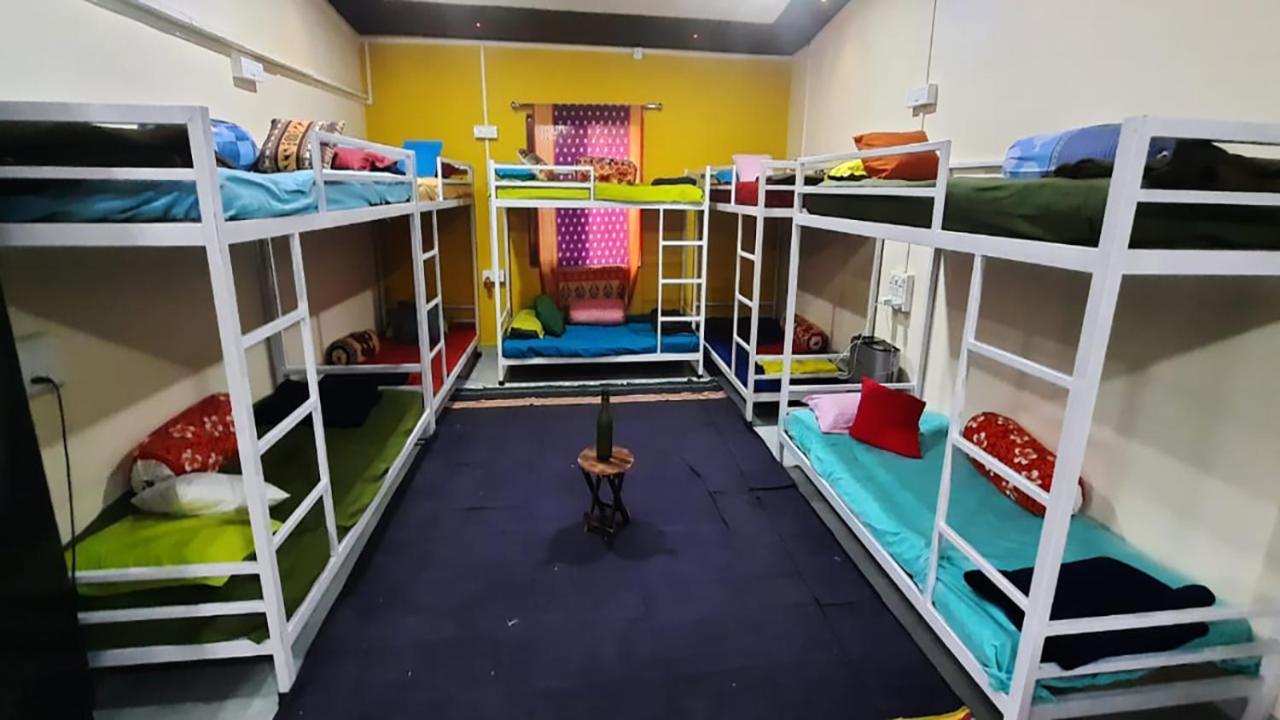 Costel Ostello Mālvan Esterno foto